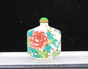 Chinese Snuff Bottle, Porcelain bottle