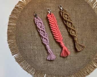 Llavero bohemio de macramé