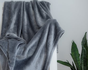 Grey Faux Fur Throw Blanket, Light & Warm, 165cm x 120cm, a warm holiday gift