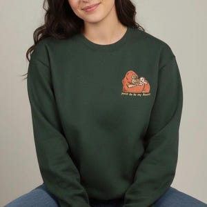 Camisa, sudadera o sudadera con capucha bordada de Tarzán y Kala de Disney / En mi corazón imagen 2