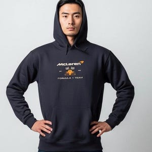 Geborduurd McLaren F1 shirt | Racing-hoody | Baby-T-shirt | Spaghettibandje | Racertanktop | Fan sweater Motorsport Team Apparel Gift afbeelding 2