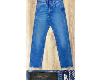 Levi's 501 Made & Crafted W28 L30, Medium Stone Wash Blue.