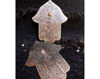 Set de 2 main marocaine de Fatima, khmissa marocaine, tenture murale, amulette en argent, argent sculpté à la main, khamssa, hamssa marocaine 10×7 po