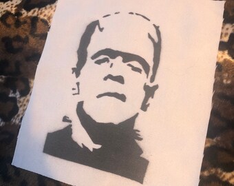 Puede incluir: Plantilla en blanco y negro de Frankenstein's monster sobre un fondo de lienzo blanco.