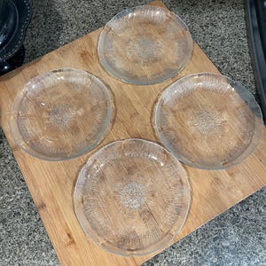 Arcoroc Fleur 9 inch Luncheon Plate, Arcoroc Fleur Luncheon Plate, Pressed Glass Flower Plate, Set of 4, RARE