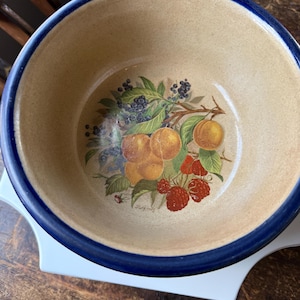 Vintage Monroe Salt Works 7.5” Stoneware Mixing Bowl – Fruit Motif with Cobalt Blue Rim, Country Kitchen, Americana Decor