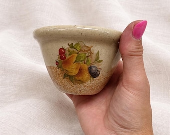 Beautiful Vintage Monroe Salt Works Pottery 8 1/2 Inch Vegetable