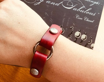 Ring holder best sale bracelet
