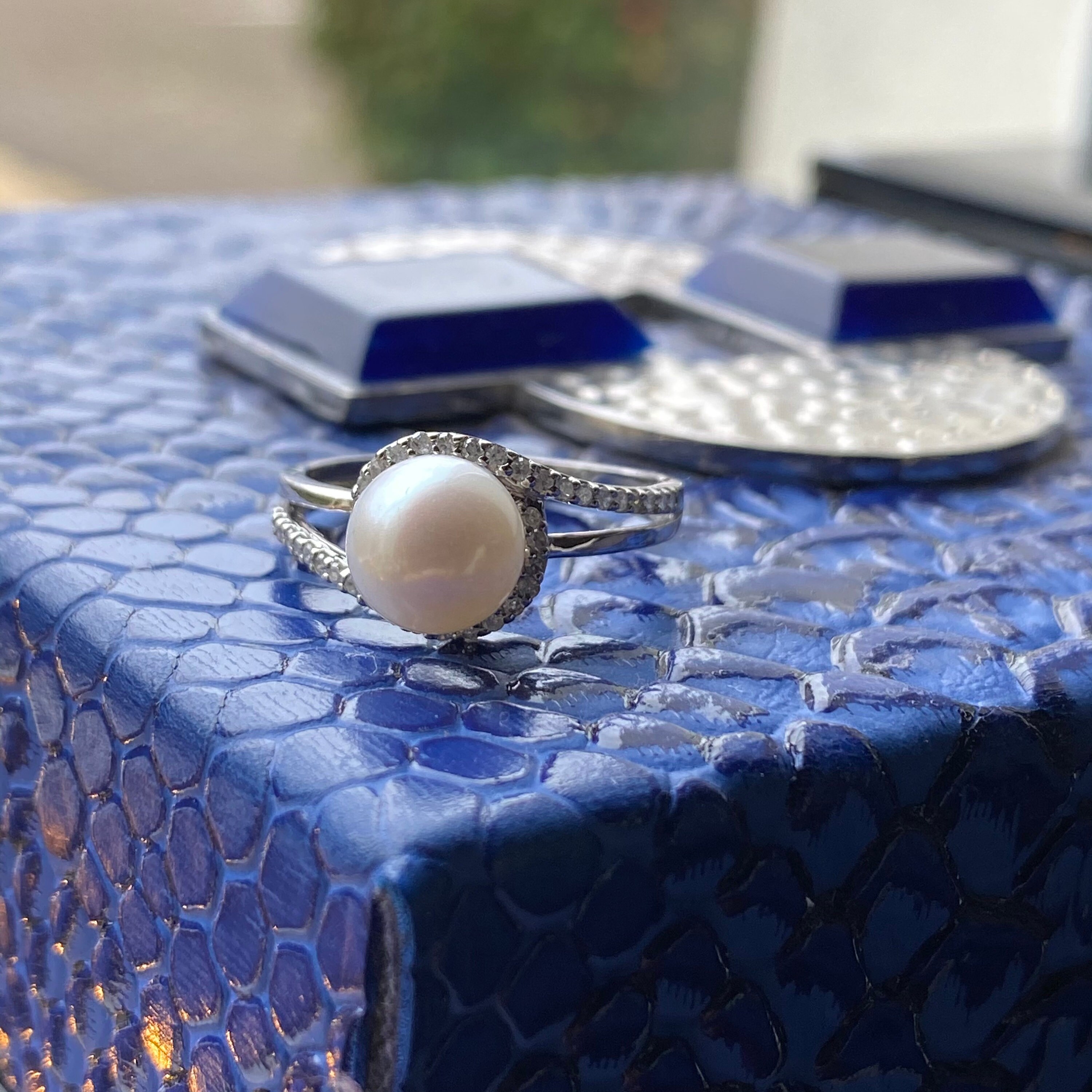 9 carat white gold pearl ring with cubic zirconias | Etsy
