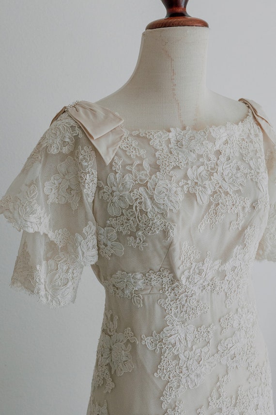 Vintage Wedding dress - 1960s floral lace Priscil… - image 6