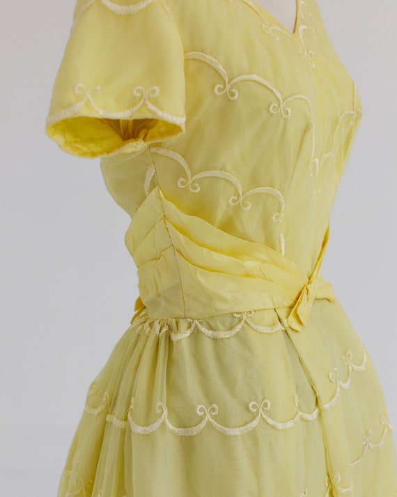 Vintage Dress - 1950s lemon yellow dress - Waist … - image 7