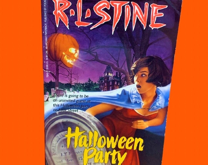 Halloween Party (Fear Street #8) - 1990 Edition