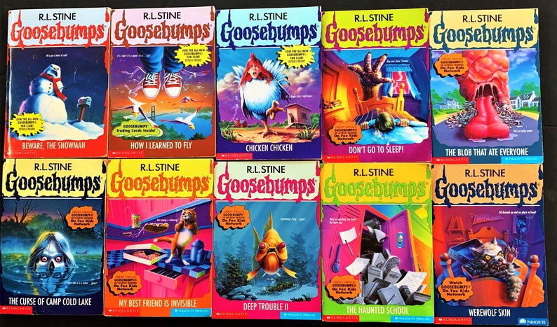 Pode incluir: Uma cole&ccedil;&atilde;o de dez livros Goosebumps de R.L. Stine. Os livros apresentam capas coloridas com ilustra&ccedil;&otilde;es de v&aacute;rios personagens e cenas assustadores. Os t&iacute;tulos incluem "Cuidado com o boneco de neve", "Como aprendi a voar", "Frango Frango", "N&atilde;o v&aacute; dormir!", "O Blob que comeu todos", "A maldi&ccedil;&atilde;o do acampamento Cold Lake", "Meu melhor amigo &eacute; invis&iacute;vel", "Problemas profundos II", "A escola assombrada", e "Pele de lobisomem."