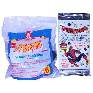 Spiderman Mystery Toy y 30th Anv Trading Card Pack, Super Hero Gift Ideas