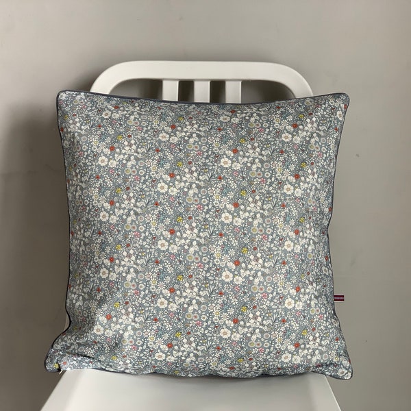 Housse de coussin by Liberty fleur-g 45×45