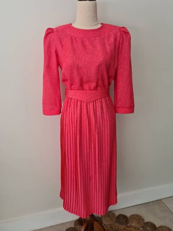 80s Does 50s Pink Patterned Pleated Skirt Dress
