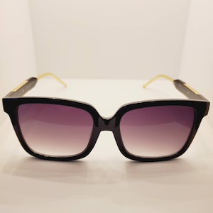 Melrose Oversized Sunglasses: Luxury Frames with Gold Tip Hinges