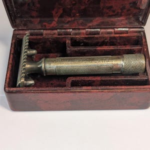 Safety razor Rotbart Mond Extra
