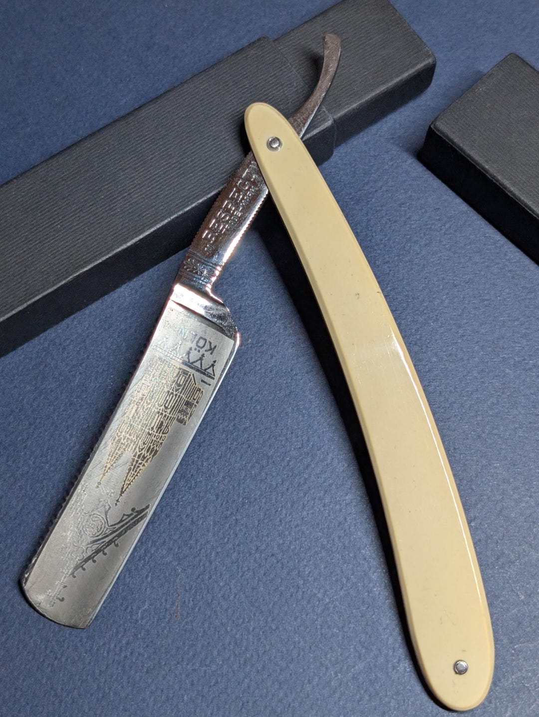 Vintage Straight Razor