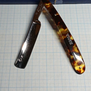 Straight Razor &quot;Bema&quot;