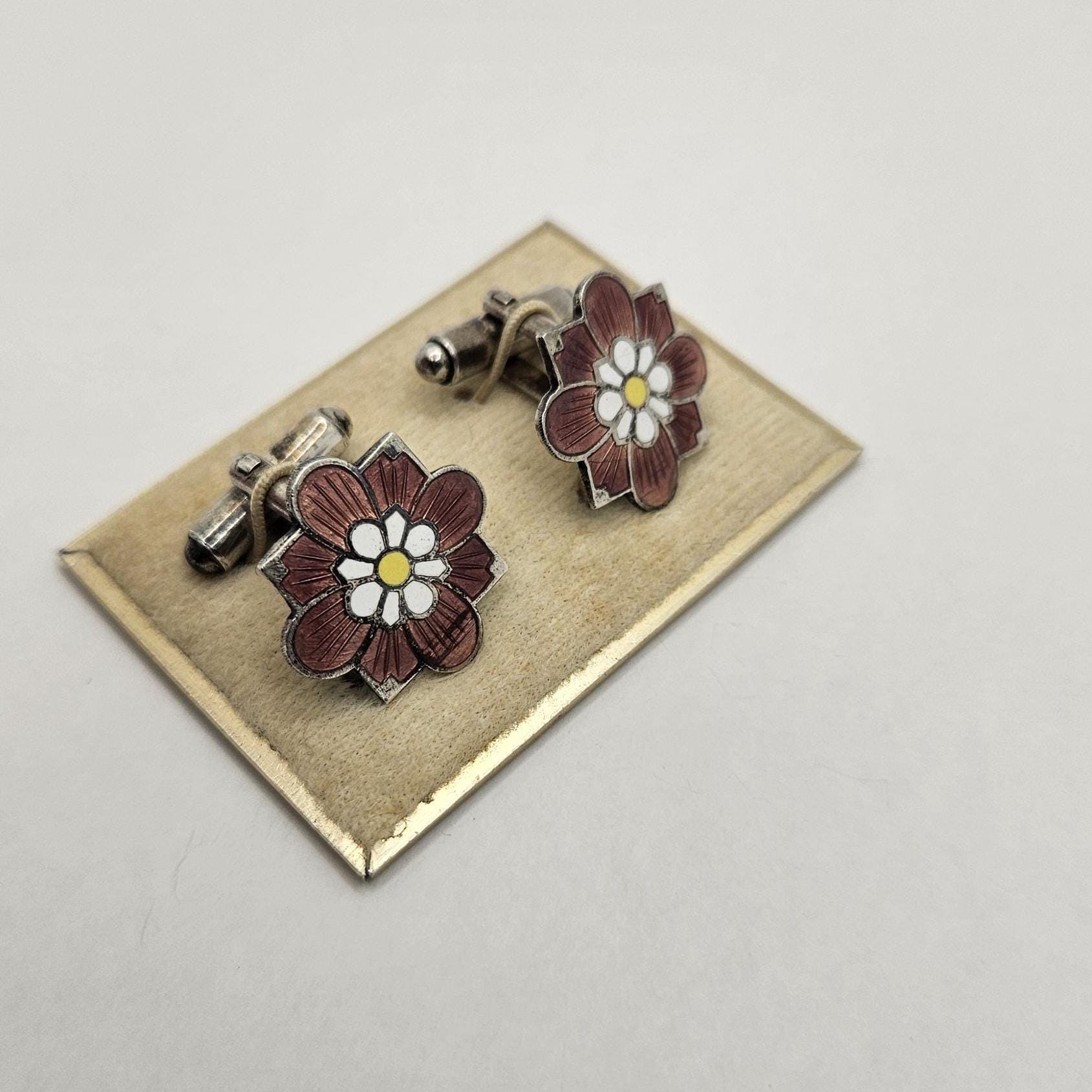 ヴィンテージカフスボタン 繊細な花柄デザイン ピンク＆ホワイト