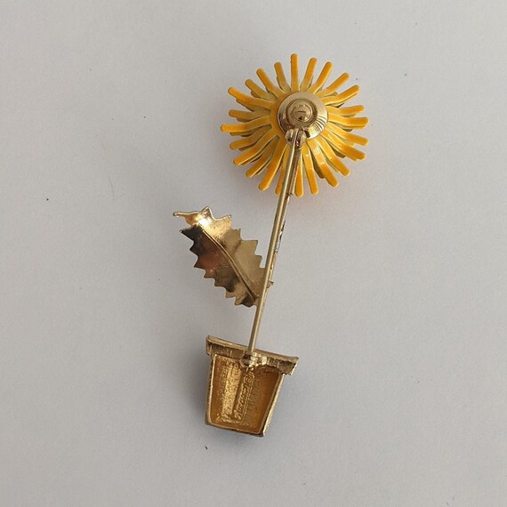 Vintage Corocraft Flower Brooch Yellow Enamel Flo… - image 4