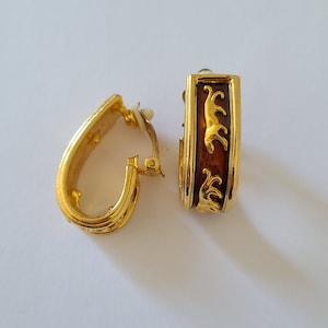 Vintage Runaway Clipon Earrings Goldtone with Panther Cat  Brown Enamel  Massive Designer