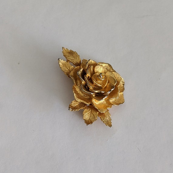 Vintage Brooch Rose Brooch Brushed Goldtone Metal… - image 4