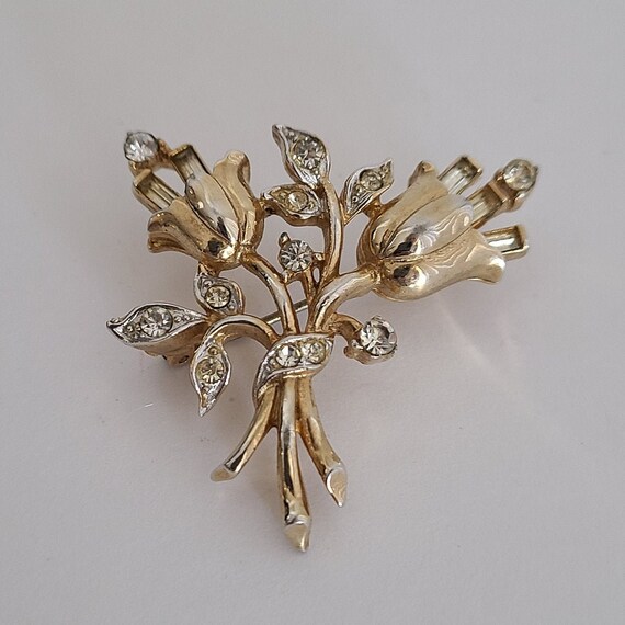 Coro on sale flower brooch