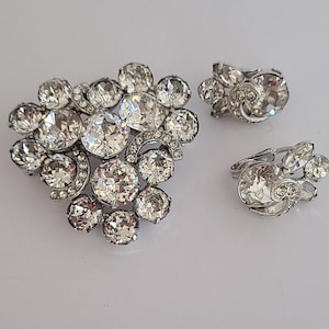 Vintage EISENBERG Set Brooch & Clip-on Earrings Clear Color Crystals High-End signed Eisenberg