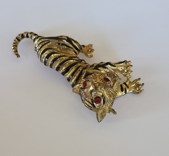 Vintage Brooch Articulated Tiger Goldtone and Bla… - image 3