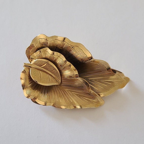 Vintage Brooch Goldtone Articulated Leaf Brooch - image 1