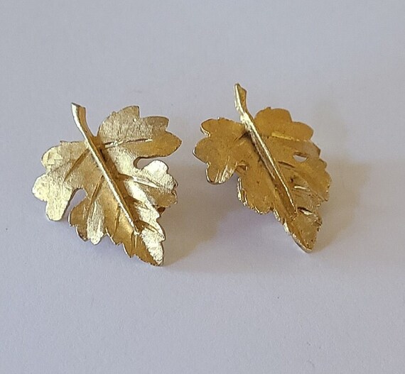 Vintage BSK Clipon Earrings Textured Leaf Design … - image 8