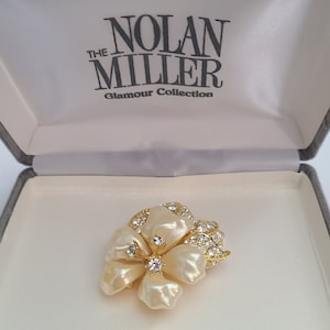 Vintage Nolan Miller Brooch Lucite Flower Petals  Clear Color Crystals Glamour Collection in Original Box