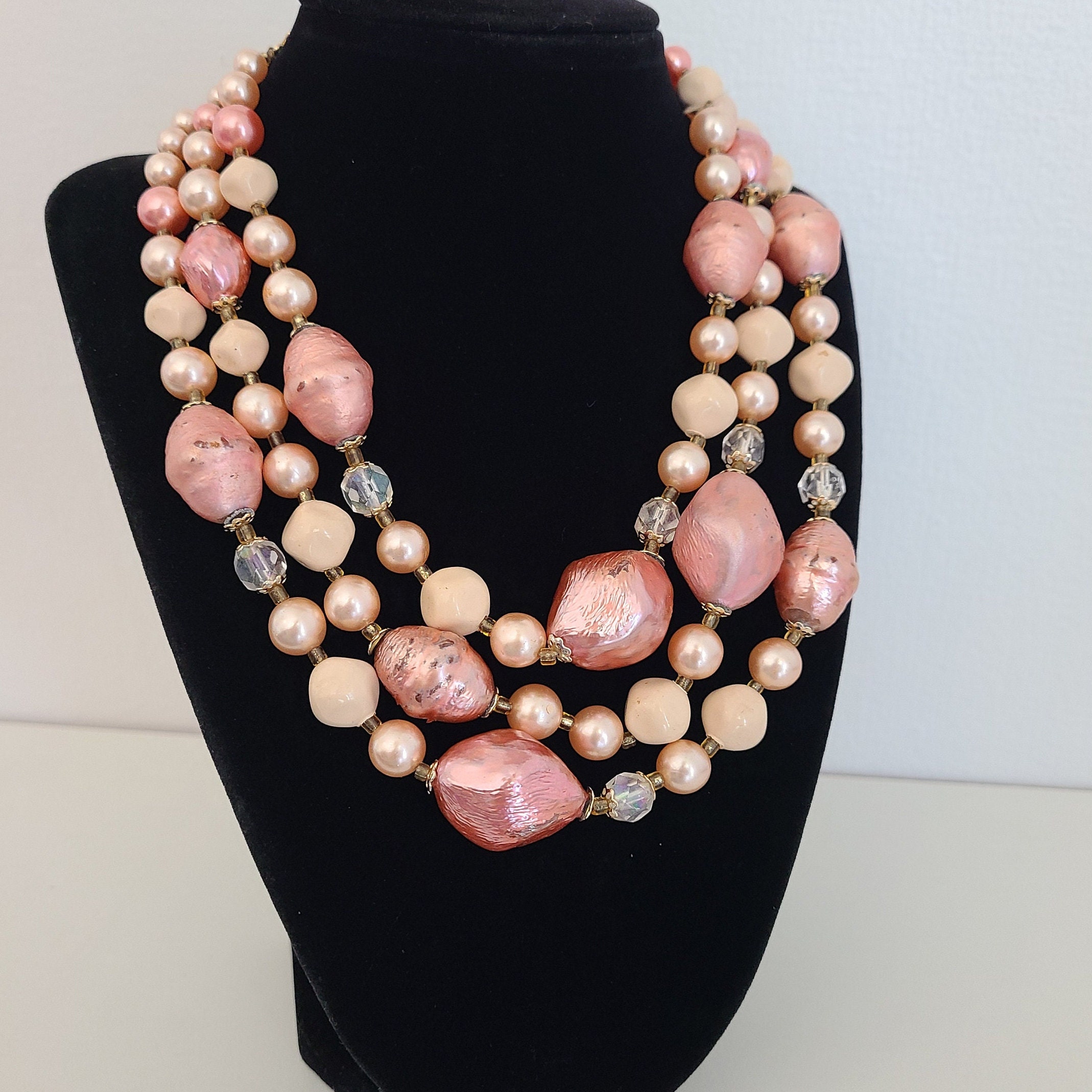ペンダント　ヴィンテージ Vintage Japan Necklace Multicolored Multidimensional Pink Beaded