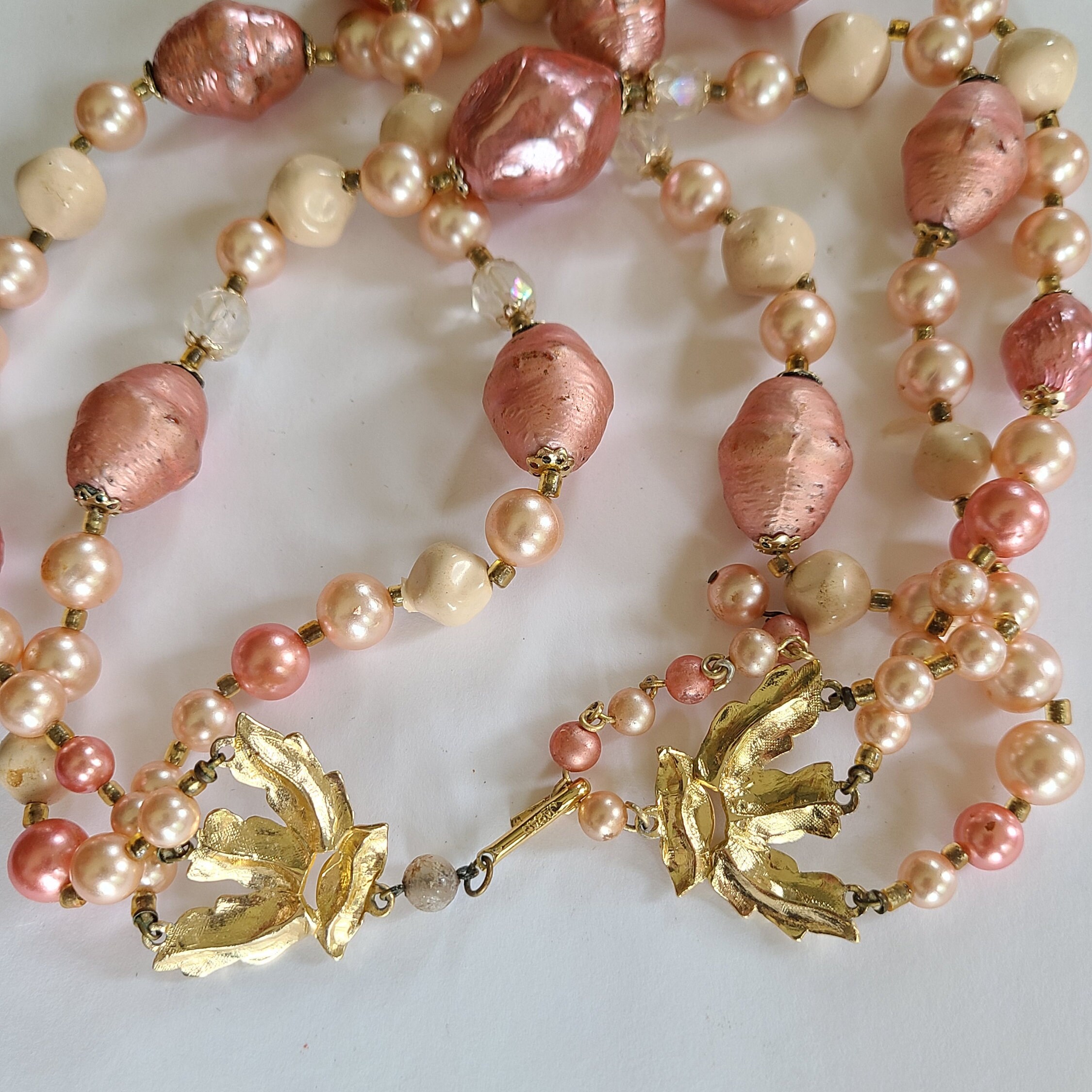 ペンダント　ヴィンテージ Vintage Japan Necklace Multicolored Multidimensional Pink Beaded