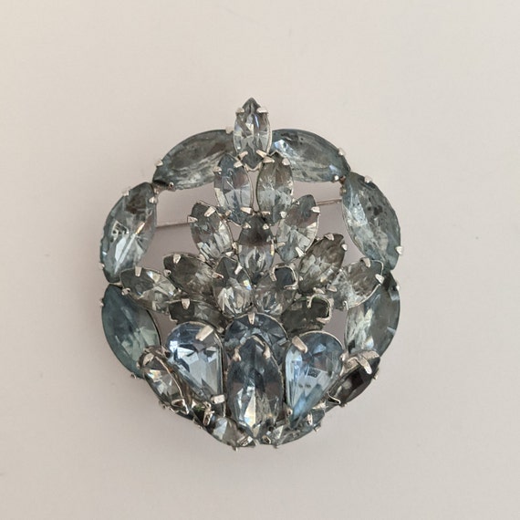 Vintage Brooch Blue Grey Crystals Multilayered Ar… - image 7