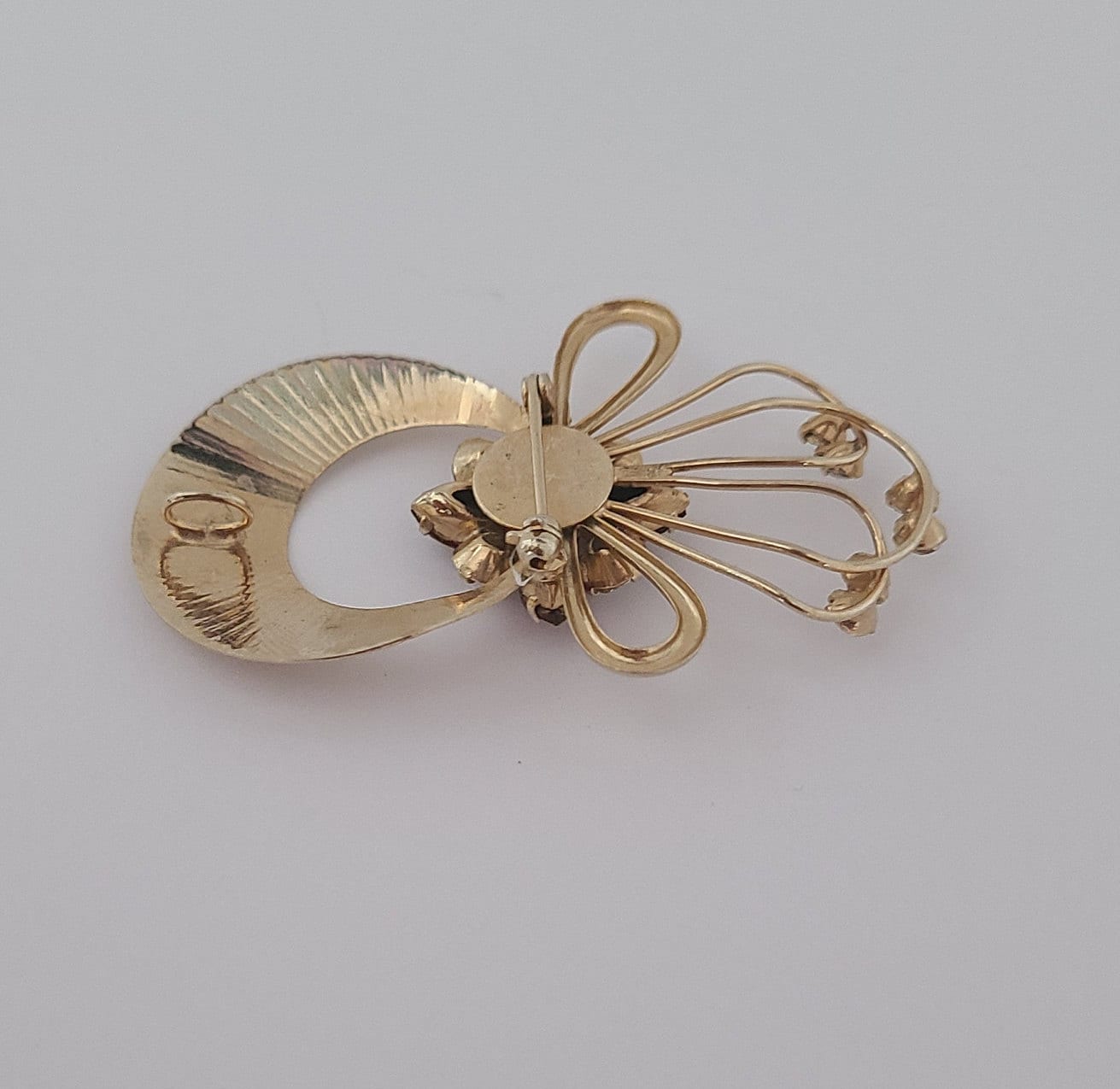 Broche Vintage Ancienne - Or Floral Avec Cristal Rouge - Occasion - Femme
