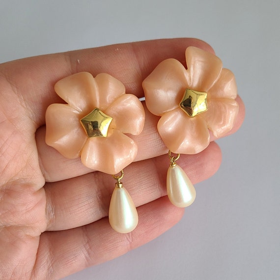 Vintage Trifari Flower Drop Earrings Lucite Flowe… - image 2