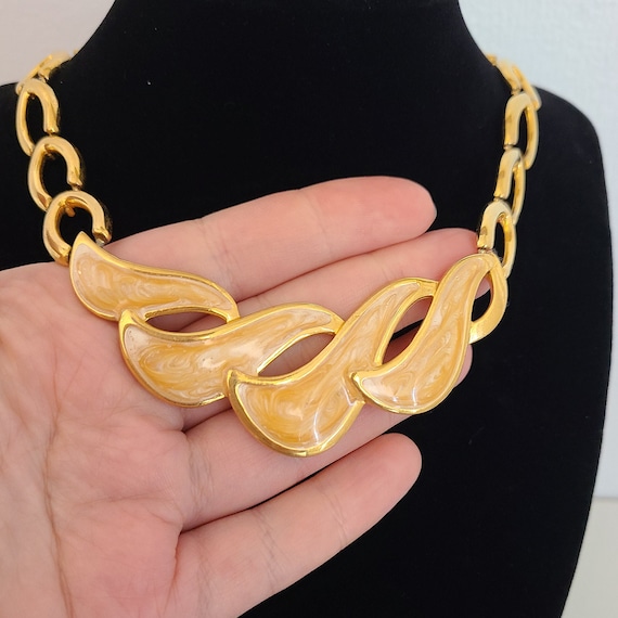 Latest choker shop designs 2018