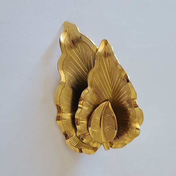 Vintage Brooch Goldtone Articulated Leaf Brooch - image 2