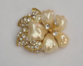 Vintage Nolan Miller Brooch Lucite Flower Petals  Clear Color Crystals Glamour Collection in Original Box