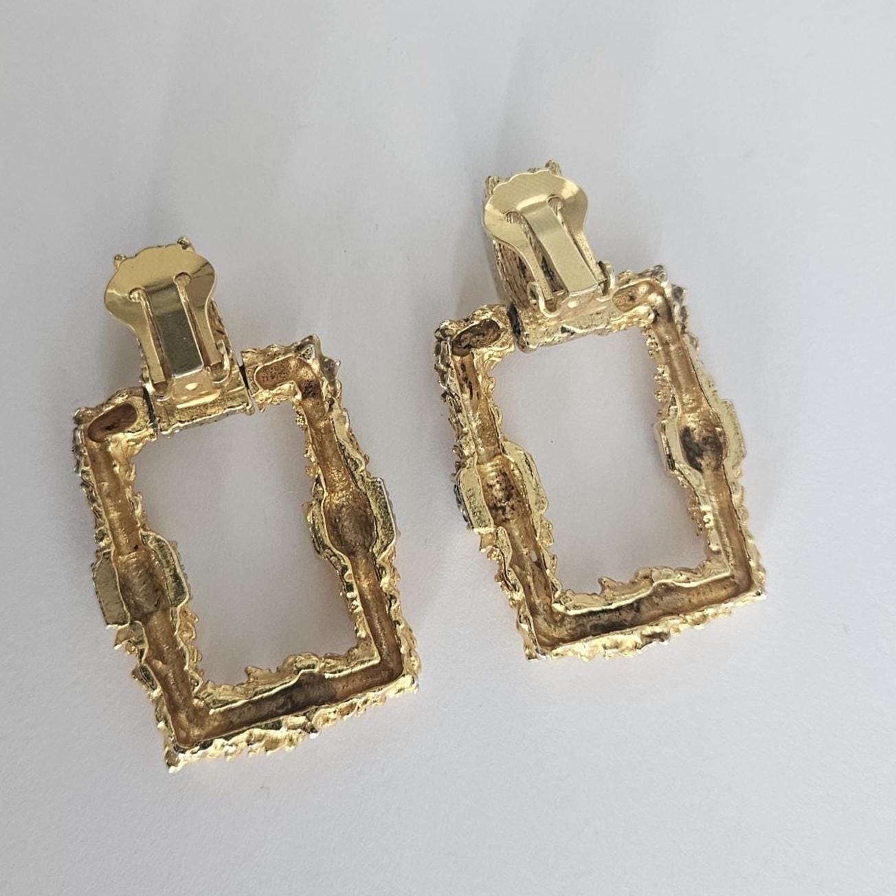 Vintage Clip-on Earrings Textured Goldtone Metal & Clear Color