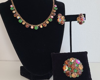 Conjunto de joyas vintage Weiss inspirado en el otoño: collar, broche y pendientes de clip / Cristales multicolores
