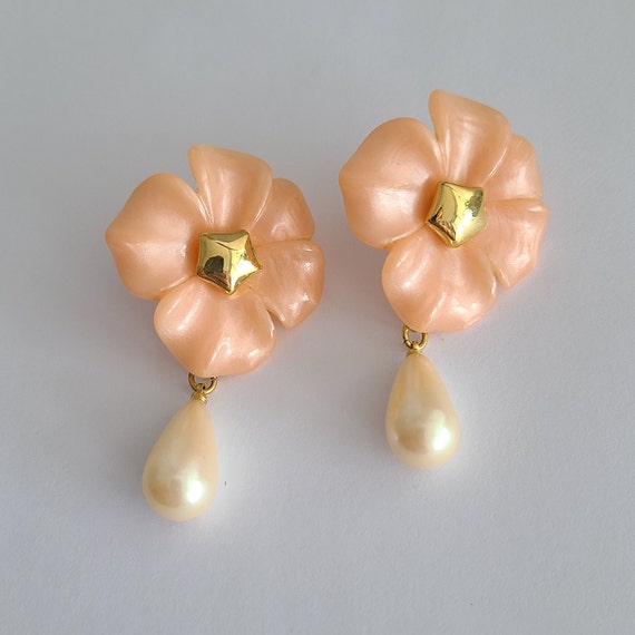Vintage Trifari Flower Drop Earrings Lucite Flowe… - image 5
