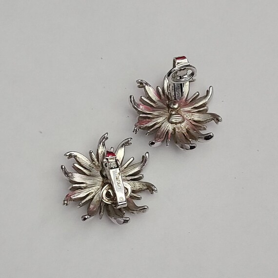 Vintage TRIFARI Floral Clipon Earrings Intricate … - image 5