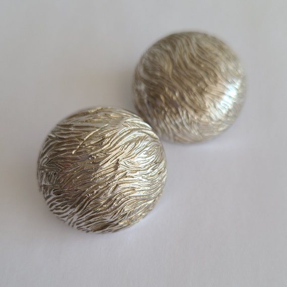 Vintage MONET Clip on Earrings Texture Silvertone… - image 1