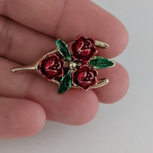 Vintage Gerry&#39;s Brooch Wishbone and Enamel Roses Pin