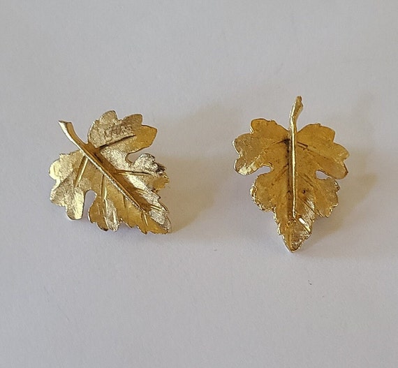 Vintage BSK Clipon Earrings Textured Leaf Design … - image 2