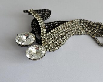 Vintage Butler & Wilson Dancing Couple Brooch: Art Deco Flapper
